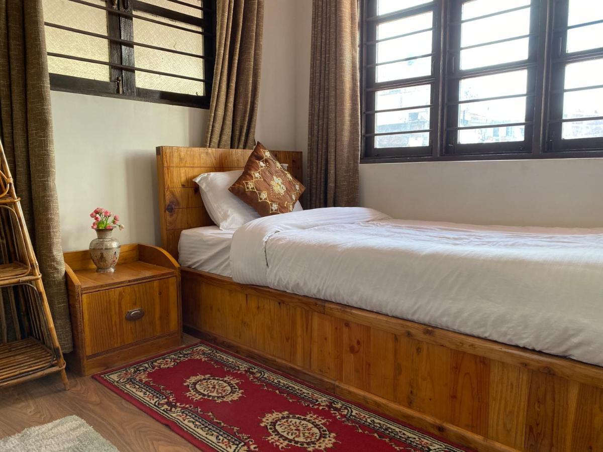 Birds Nest Hostel Катманду Екстериор снимка