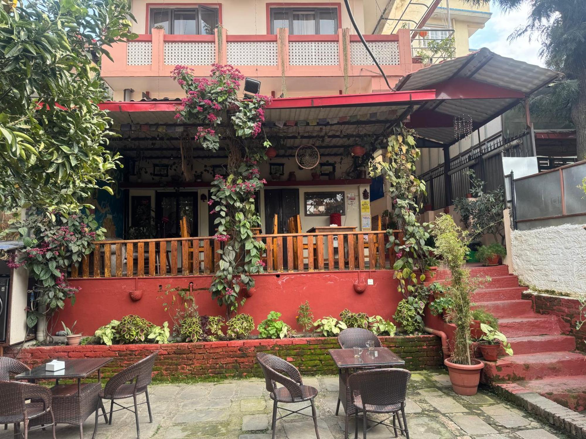 Birds Nest Hostel Катманду Екстериор снимка